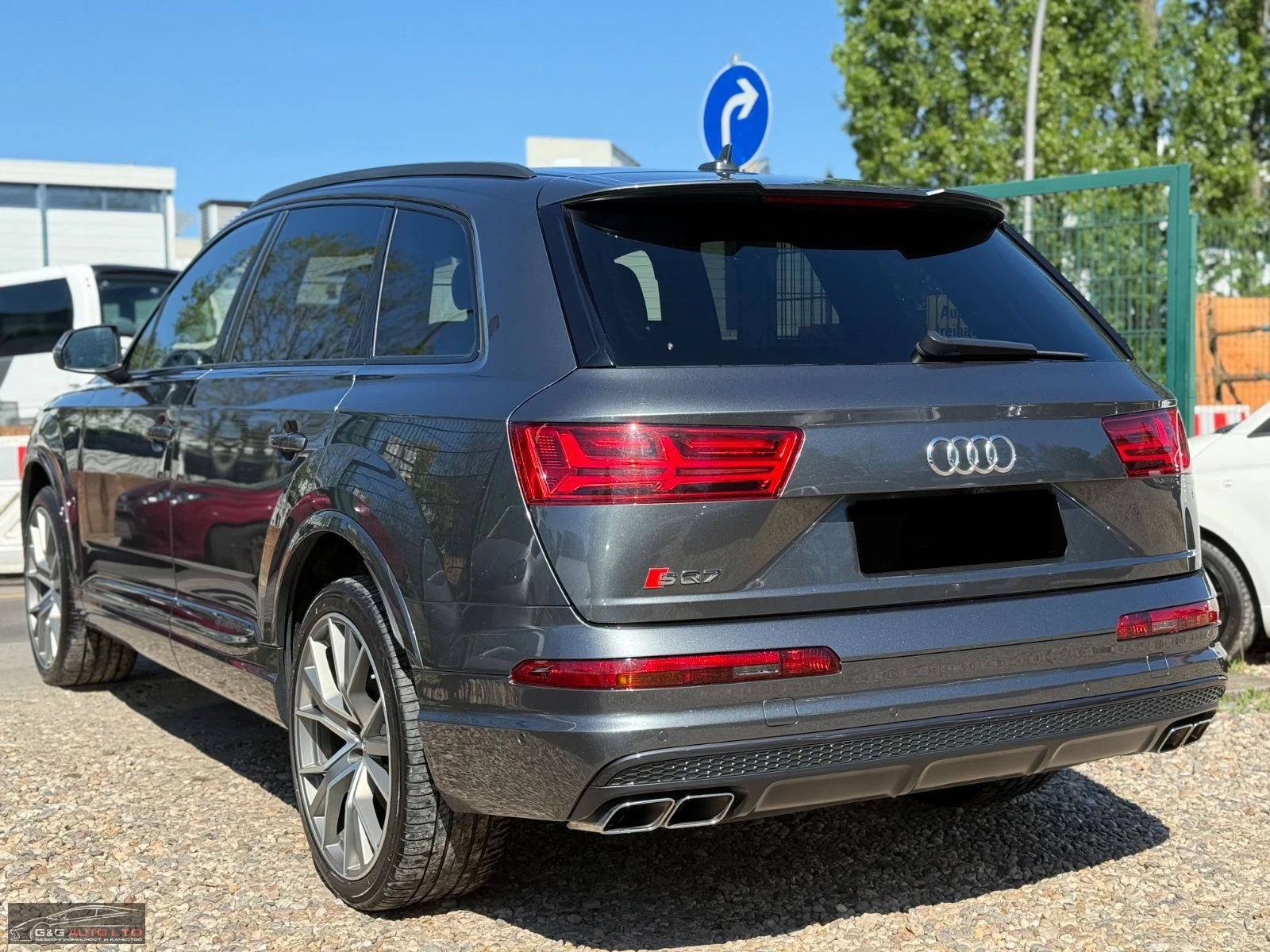 Audi SQ7 QUATTRO/435HP/MATRIX/HUD/7SEATS/PANO/360/108d - изображение 2