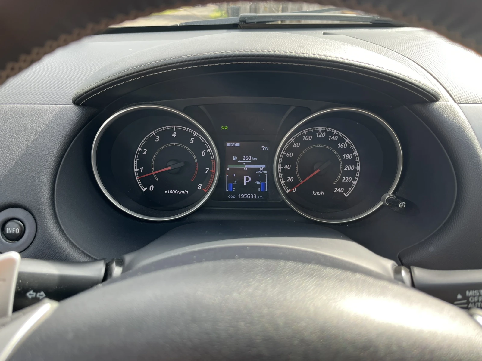 Mitsubishi Outlander 2.4 4WD - изображение 8