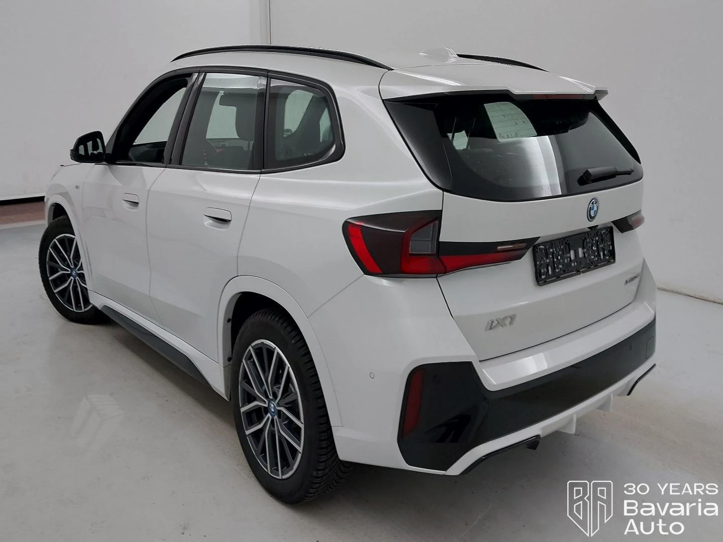 BMW iX1 30 xDrive M Sport Paket, снимка 2 - Автомобили и джипове - 53998750