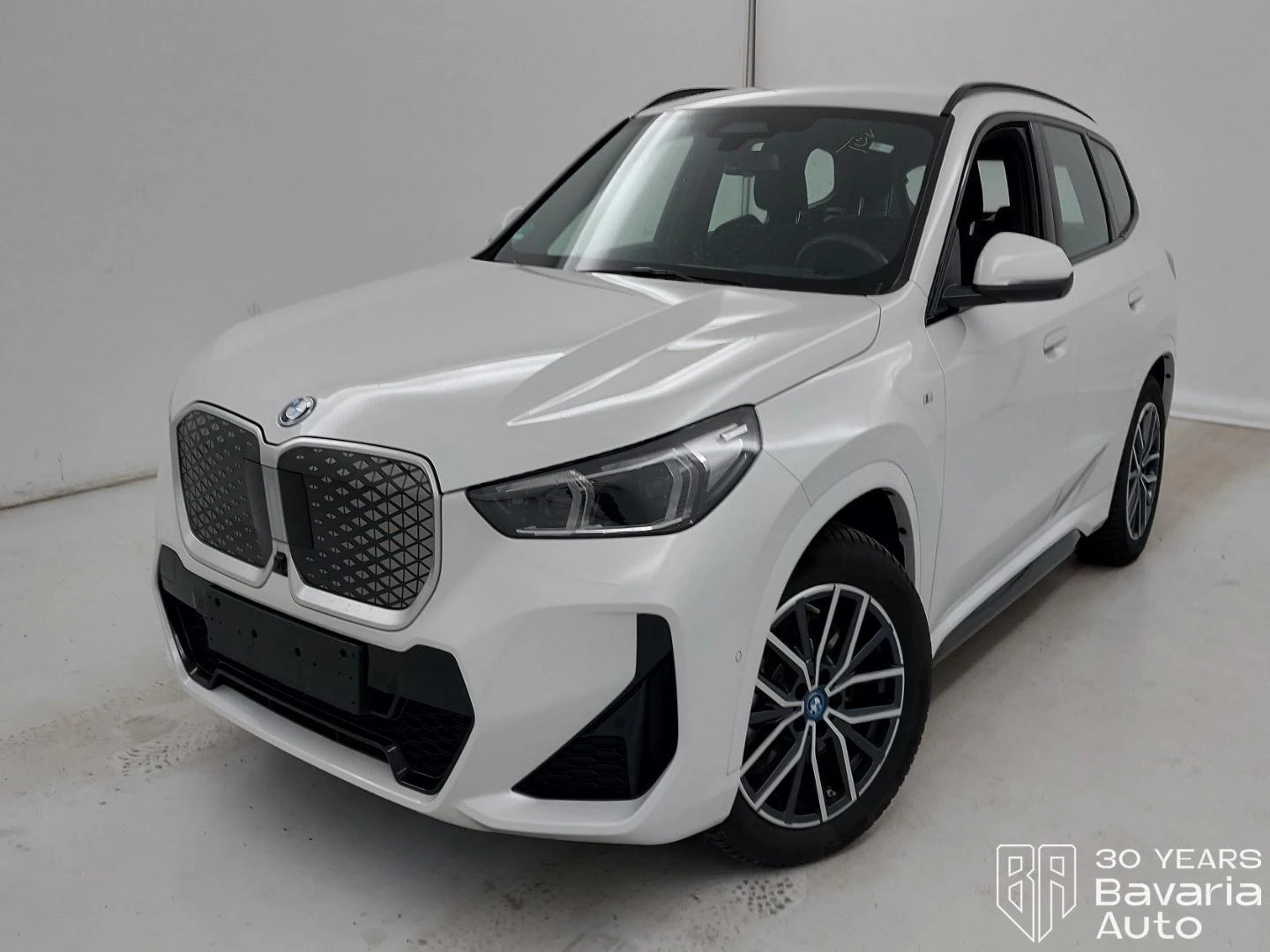 BMW iX1 30 xDrive M Sport Paket | Auto.bg — изображение 1