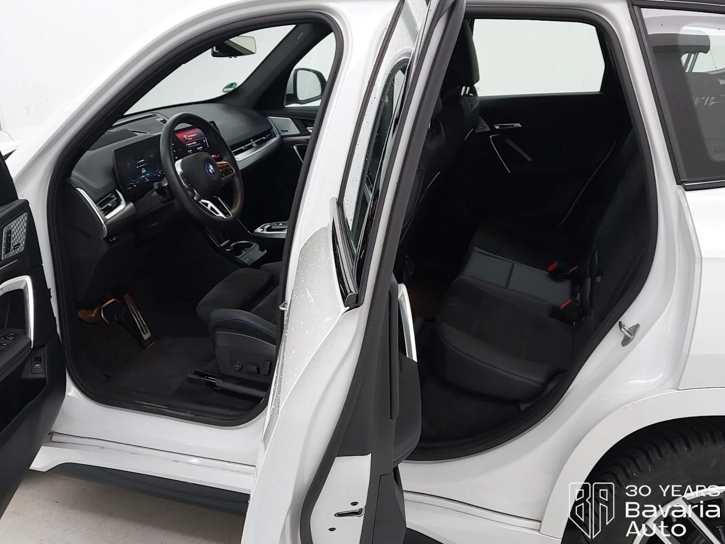 BMW iX1 30 xDrive M Sport Paket, снимка 5 - Автомобили и джипове - 53998750