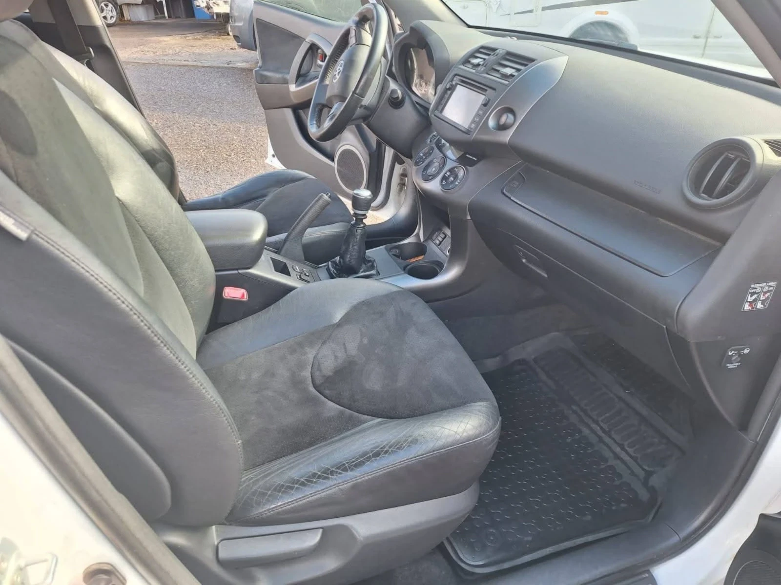 Toyota Rav4, снимка 12 - Автомобили и джипове - 54395574