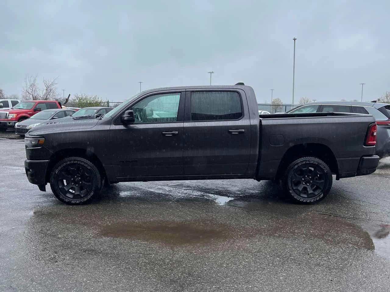 Dodge RAM 1500  Sport /Harman Kardon/CAMERA/CARFAX/АВТОКРЕДИТ, снимка 2 - Автомобили и джипове - 54589355