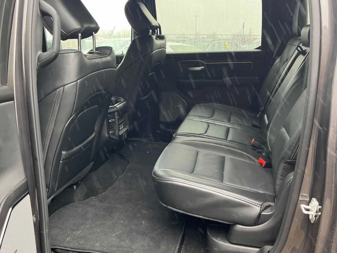Dodge RAM 1500  Sport /Harman Kardon/CAMERA/CARFAX/АВТОКРЕДИТ, снимка 12 - Автомобили и джипове - 54589355