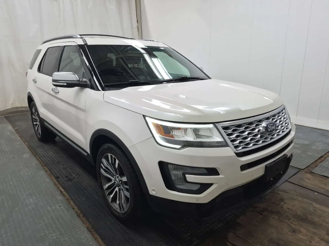 Ford Explorer * Platinum * АВТОКРЕДИТ * ОТ ПРЕДСТАВИТЕЛСТВО , снимка 3 - Автомобили и джипове - 54878950