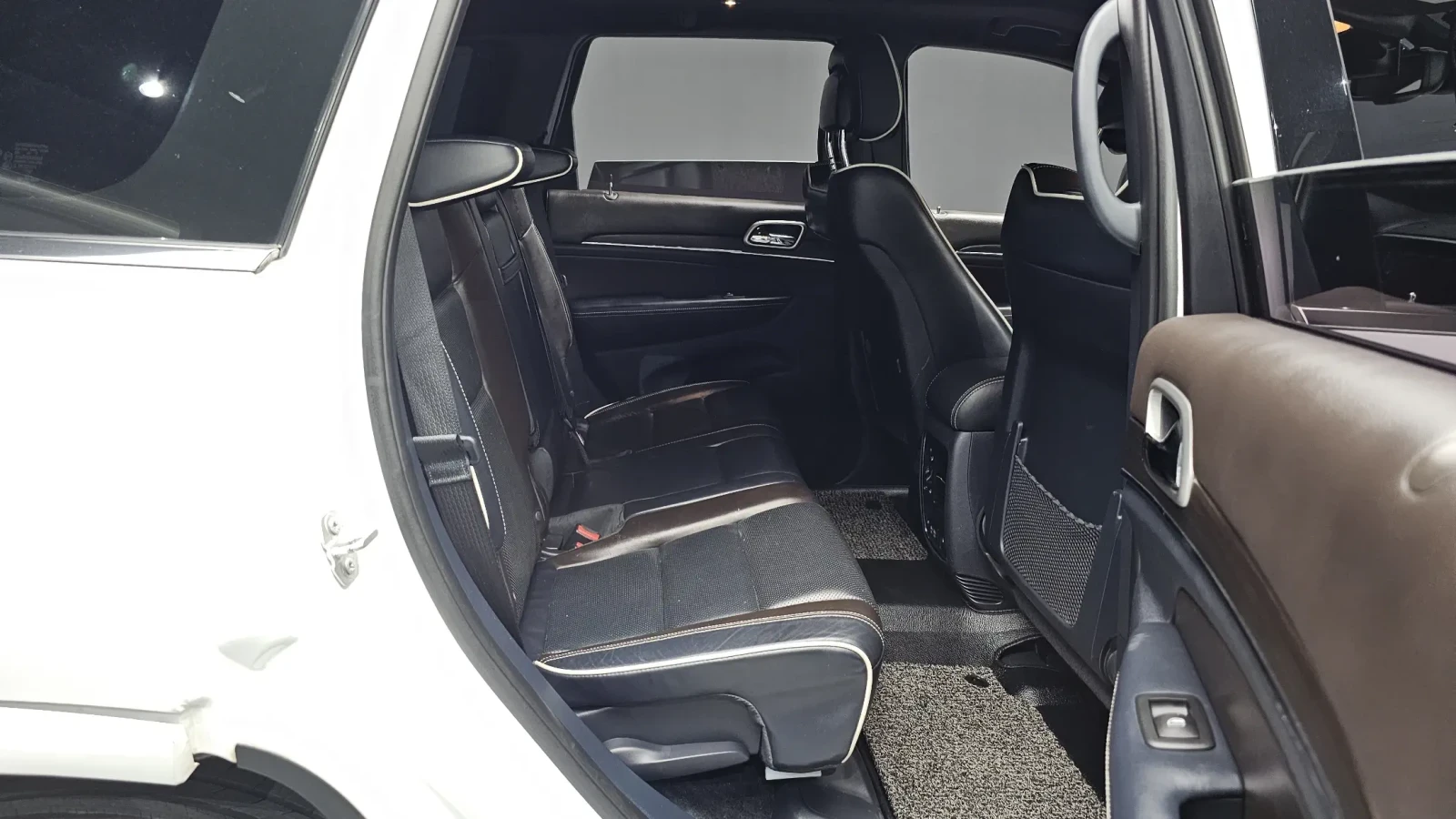 Jeep Grand cherokee 3.6* OVERLAND* FULL* КРАЙНА ЦЕНА ДО БЪЛГАРИЯ* , снимка 14 - Автомобили и джипове - 55125557