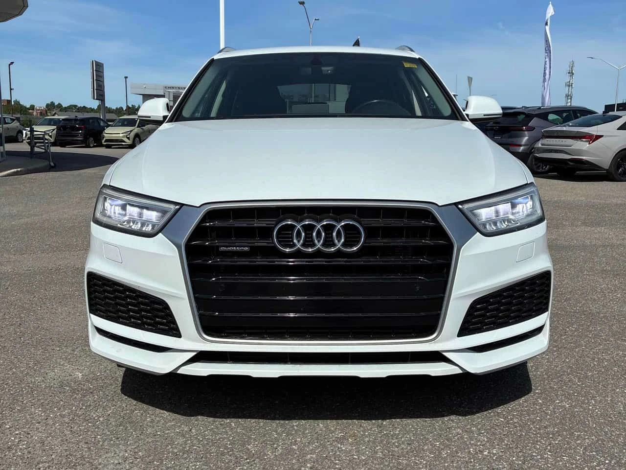 Audi Q3 * Technik * АВТОКРЕДИТ * ПРЕДСТАВИТЕЛСТВО, снимка 2 - Автомобили и джипове - 55231622
