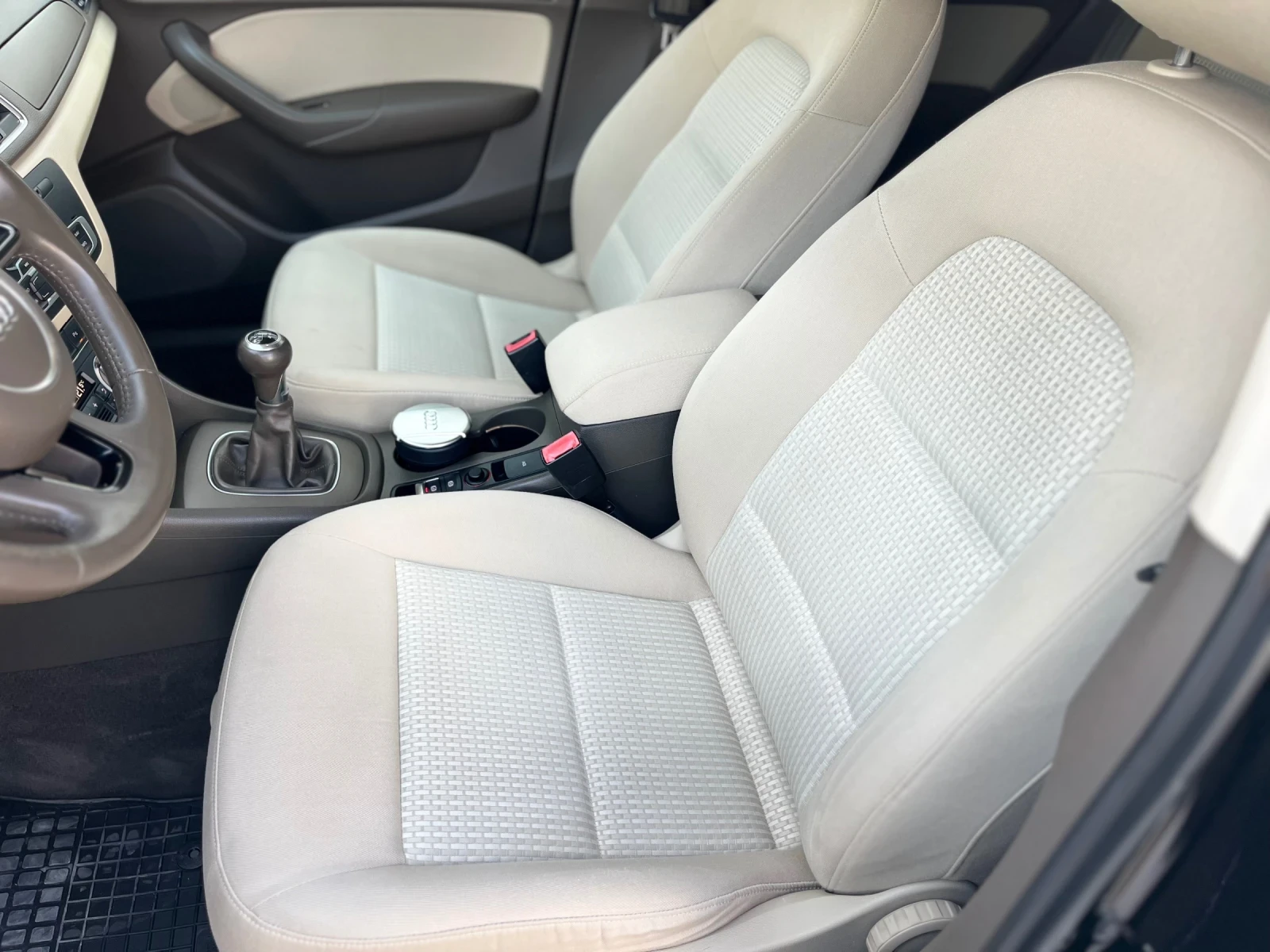 Audi Q3 2.0TDI, снимка 11 - Автомобили и джипове - 55597381