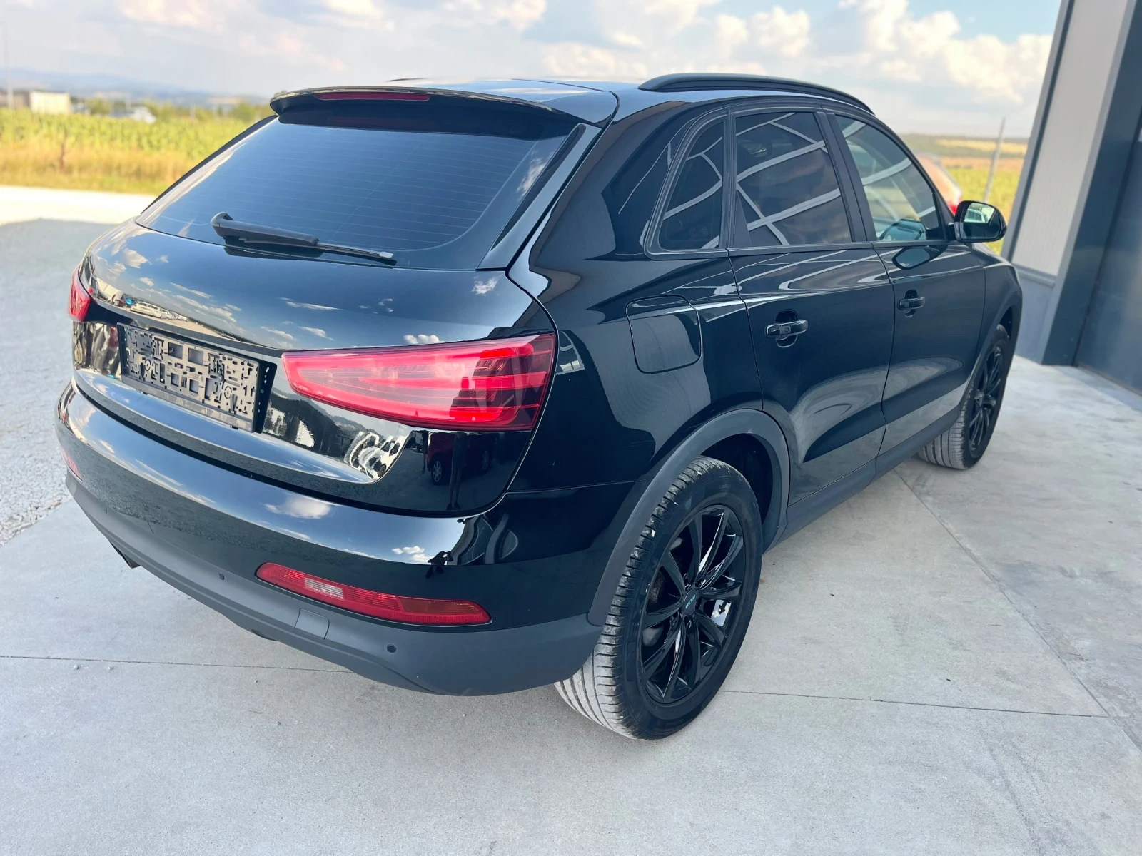 Audi Q3 2.0TDI, снимка 5 - Автомобили и джипове - 55597381