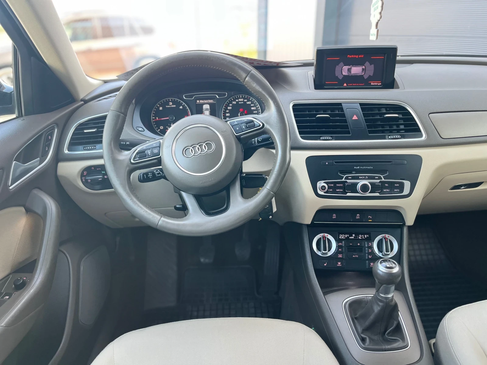 Audi Q3 2.0TDI, снимка 10 - Автомобили и джипове - 55597381