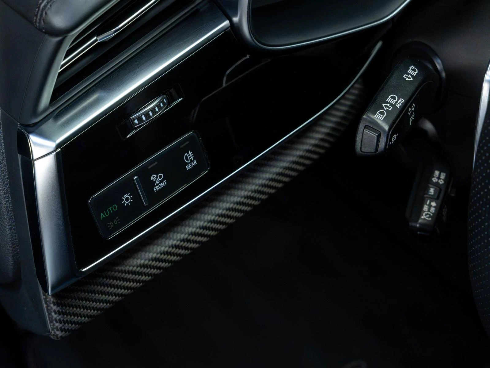 Audi RSQ8 QUATTRO* B&O* MATRIX* 360CAM* PANO* HUD* ОБДУХВ* , снимка 16 - Автомобили и джипове - 55655722