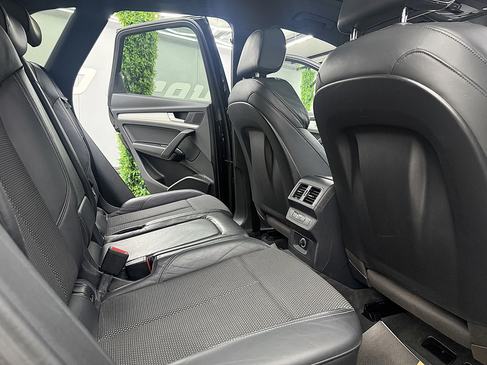 Audi Q5 5.0TDI/S-line/PANORAMA/KeylessGO/360-K/ЛИЗИНГ, снимка 10 - Автомобили и джипове - 55937063