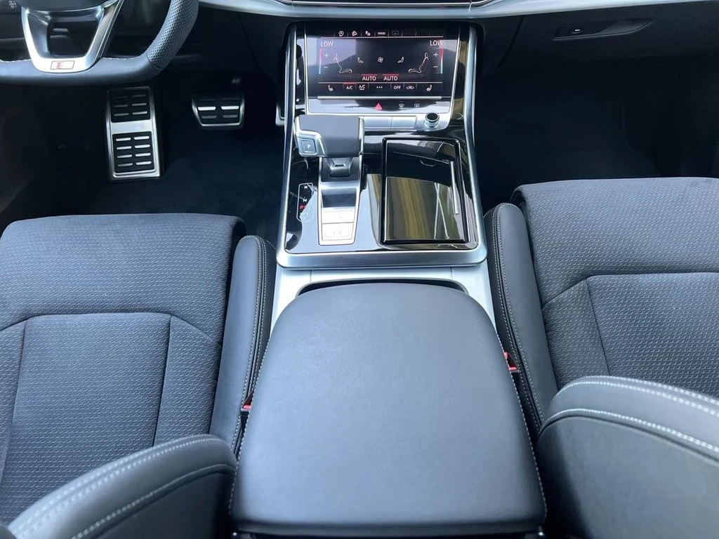 Audi Q8 50 TDI / FACELIFT / S-LINE / BLACK OPTIC / AIR/ 22, снимка 10 - Автомобили и джипове - 56080008