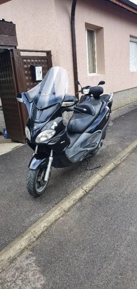  Piaggio X9