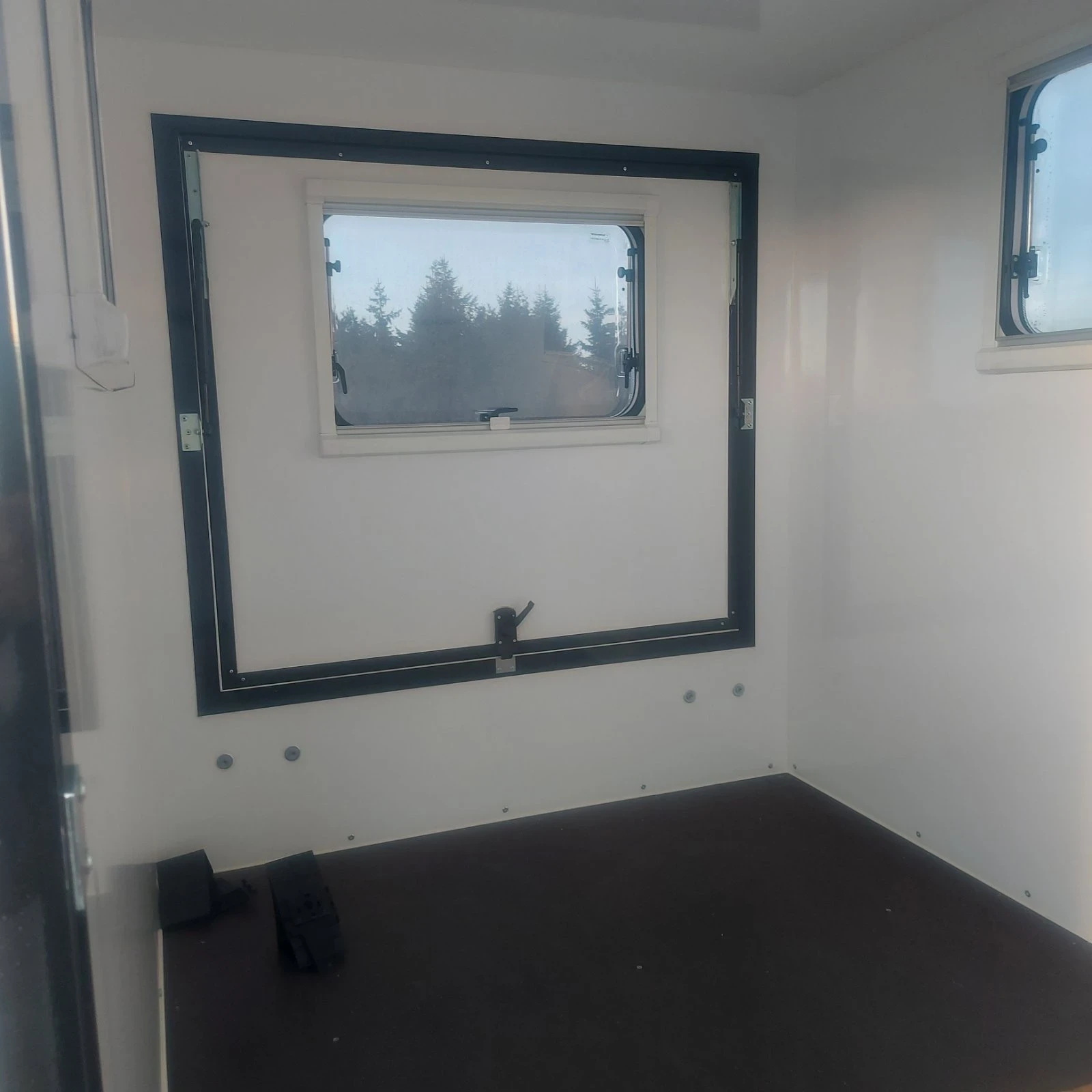 Каравана Други НОВО 750 килограма - изображение 4