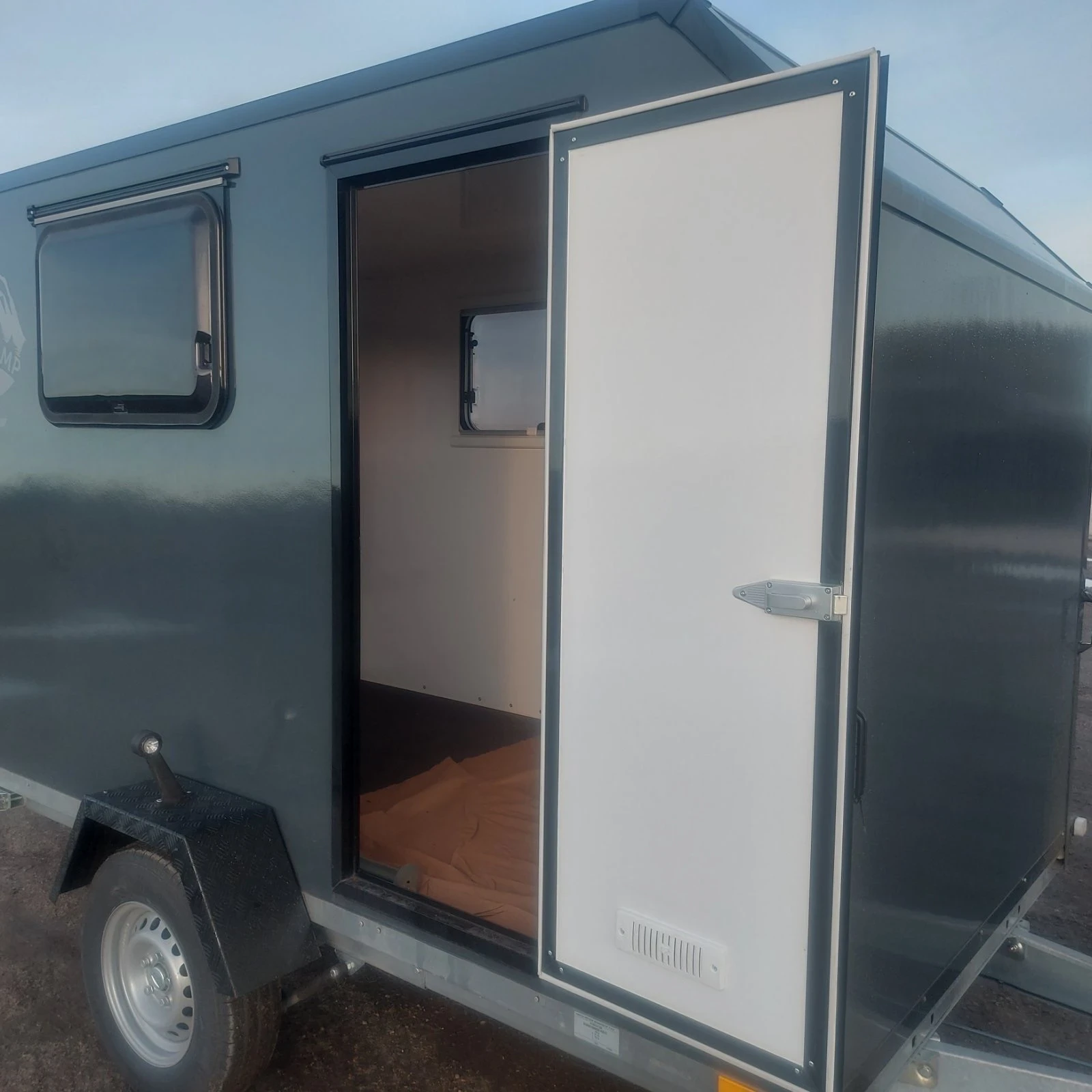 Каравана Други НОВО 750 килограма - изображение 3