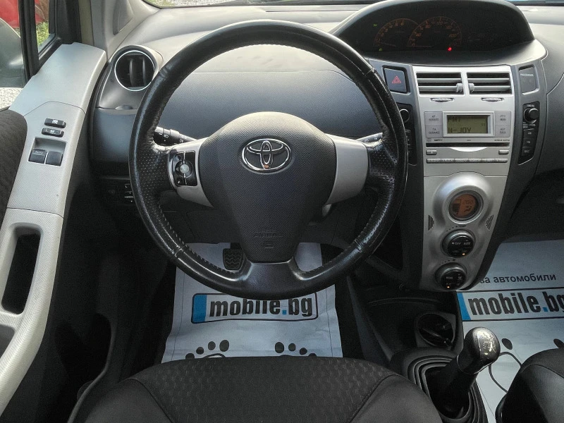 Toyota Yaris 1.8 i TS, снимка 12 - Автомобили и джипове - 47669840