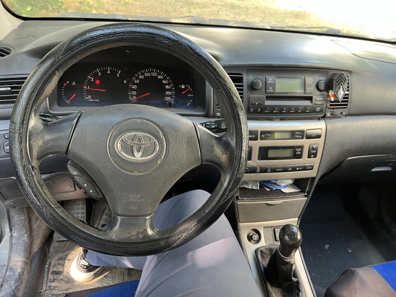 Toyota Corolla e120 с лек удар, снимка 9 - Автомобили и джипове - 46269835