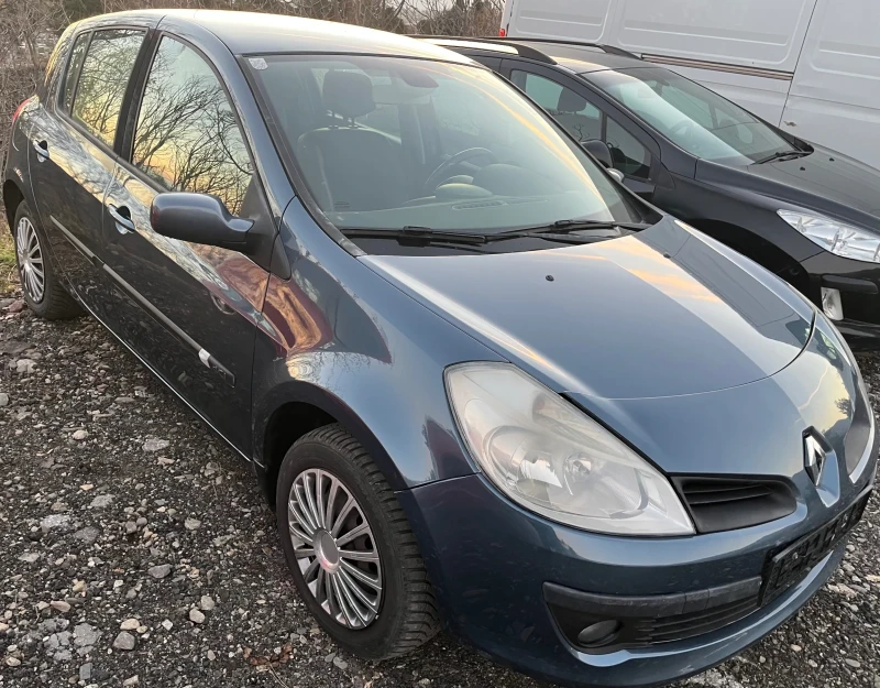 Renault Clio 1.5, снимка 3 - Автомобили и джипове - 48117229