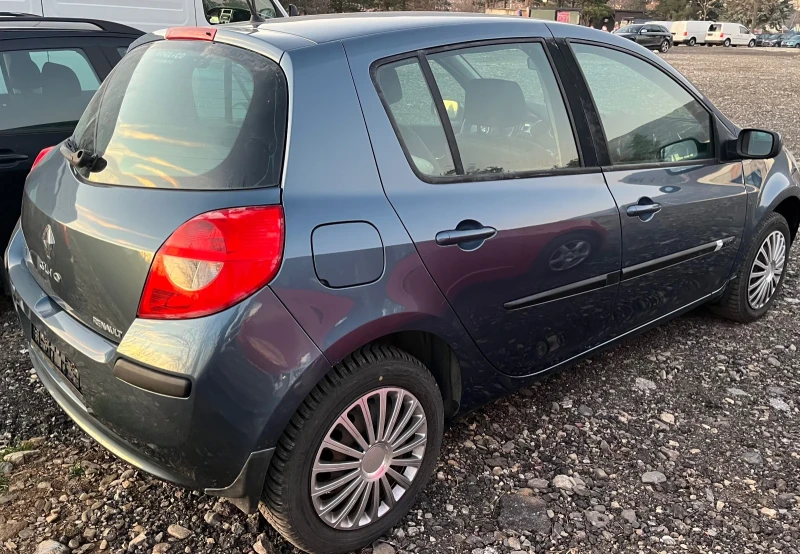 Renault Clio 1.5, снимка 4 - Автомобили и джипове - 48117229