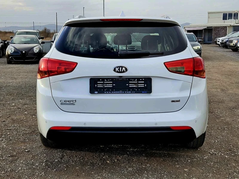 Kia Ceed 1.6crdi/NAVI, снимка 6 - Автомобили и джипове - 49510349