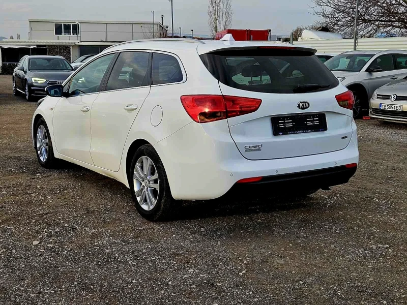 Kia Ceed 1.6crdi/NAVI, снимка 5 - Автомобили и джипове - 49510349