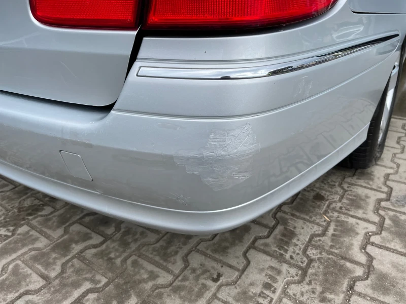 Mercedes-Benz E 220, снимка 4 - Автомобили и джипове - 52468040