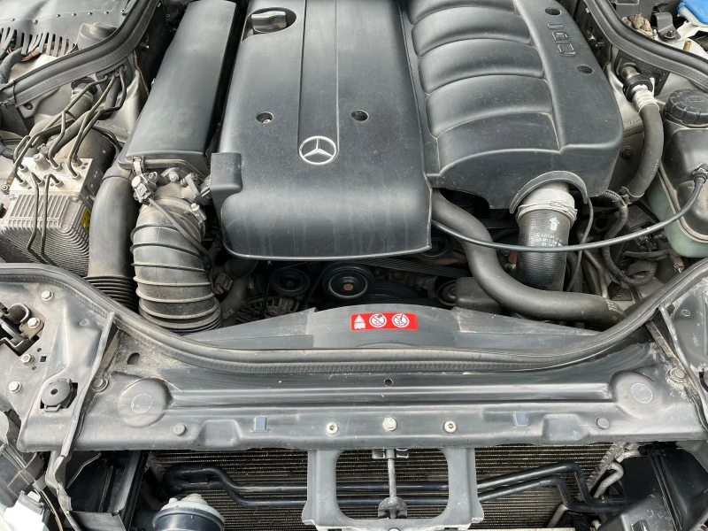 Mercedes-Benz E 220, снимка 9 - Автомобили и джипове - 52468040