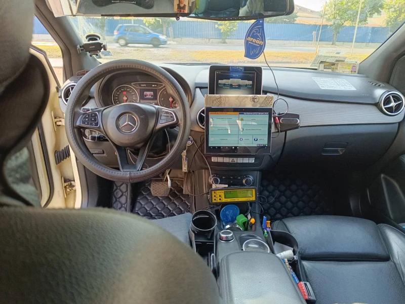 Mercedes-Benz B 180, снимка 3 - Автомобили и джипове - 51060559