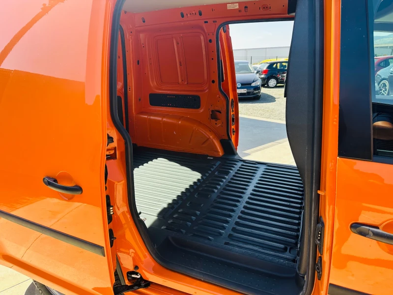 VW Caddy 2.0 TDI, снимка 13 - Автомобили и джипове - 51659578