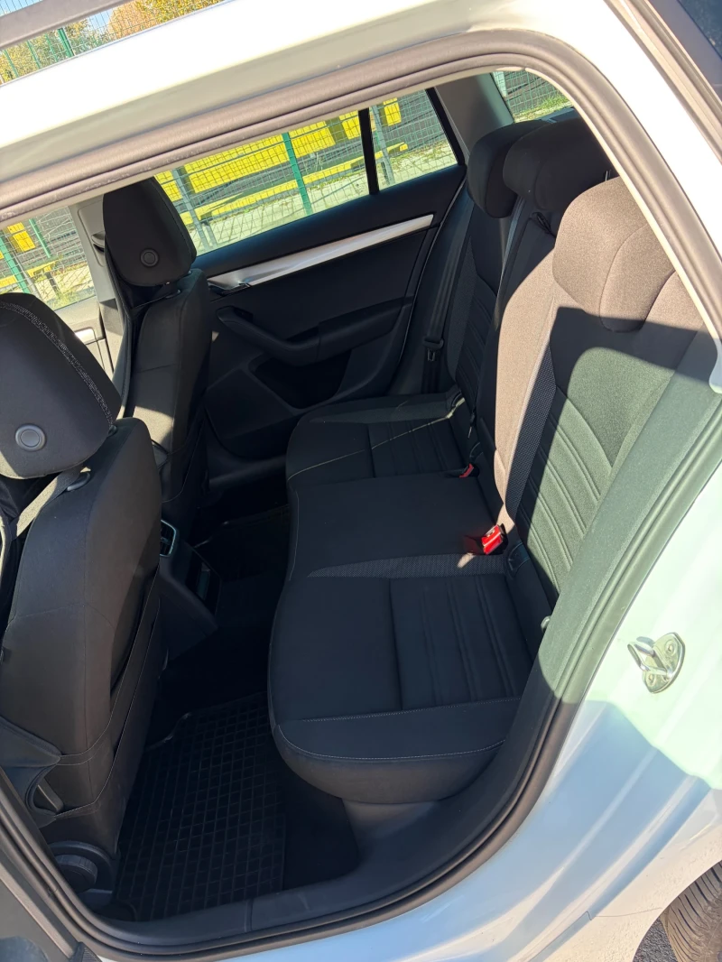 Skoda Octavia 1, 6 TDI, снимка 11 - Автомобили и джипове - 52495752