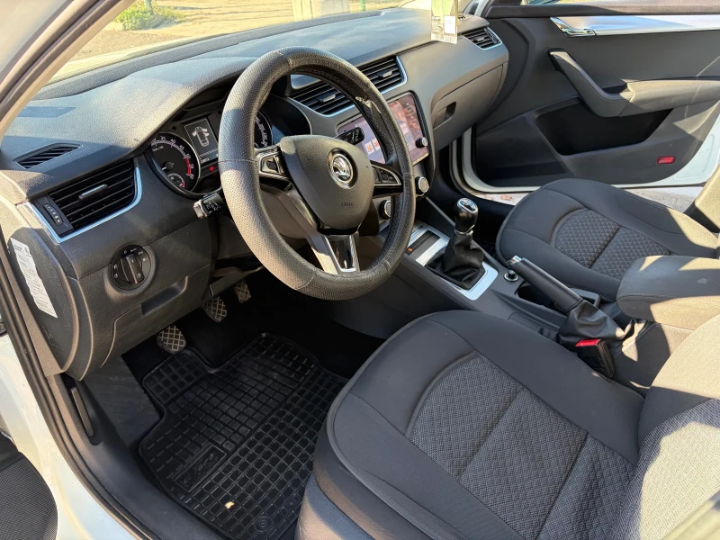 Skoda Octavia 1, 6 TDI, снимка 8 - Автомобили и джипове - 52495752