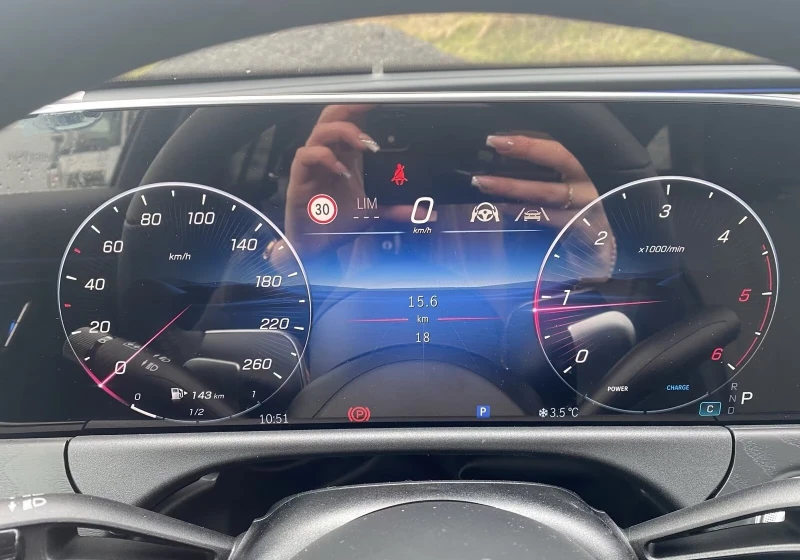 Mercedes-Benz E 220 Avantgarde/AHK/DigitalLight/360 , снимка 6 - Автомобили и джипове - 52646409