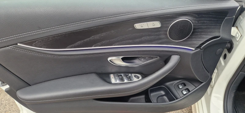 Mercedes-Benz E 300 AMG PLUGIN HYBRID, снимка 11 - Автомобили и джипове - 52672492