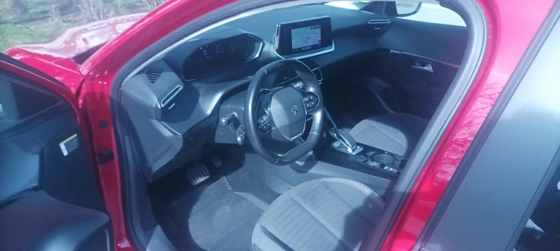 Peugeot 208 Лек автомобил , снимка 9 - Автомобили и джипове - 53534903