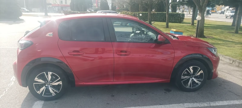 Peugeot 208 Лек автомобил , снимка 4 - Автомобили и джипове - 53534903