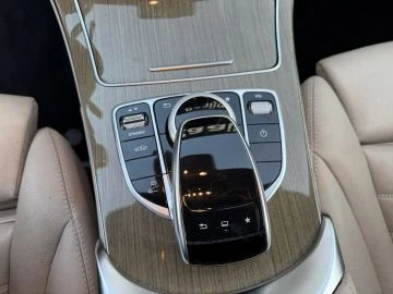 Mercedes-Benz C 350 Премиум Изпълнение Full Led, снимка 7 - Автомобили и джипове - 53585229