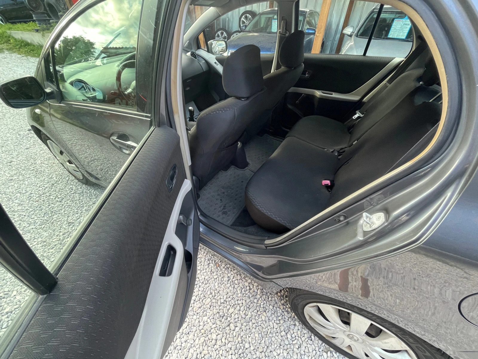 Toyota Yaris 1.8 i TS - изображение 9