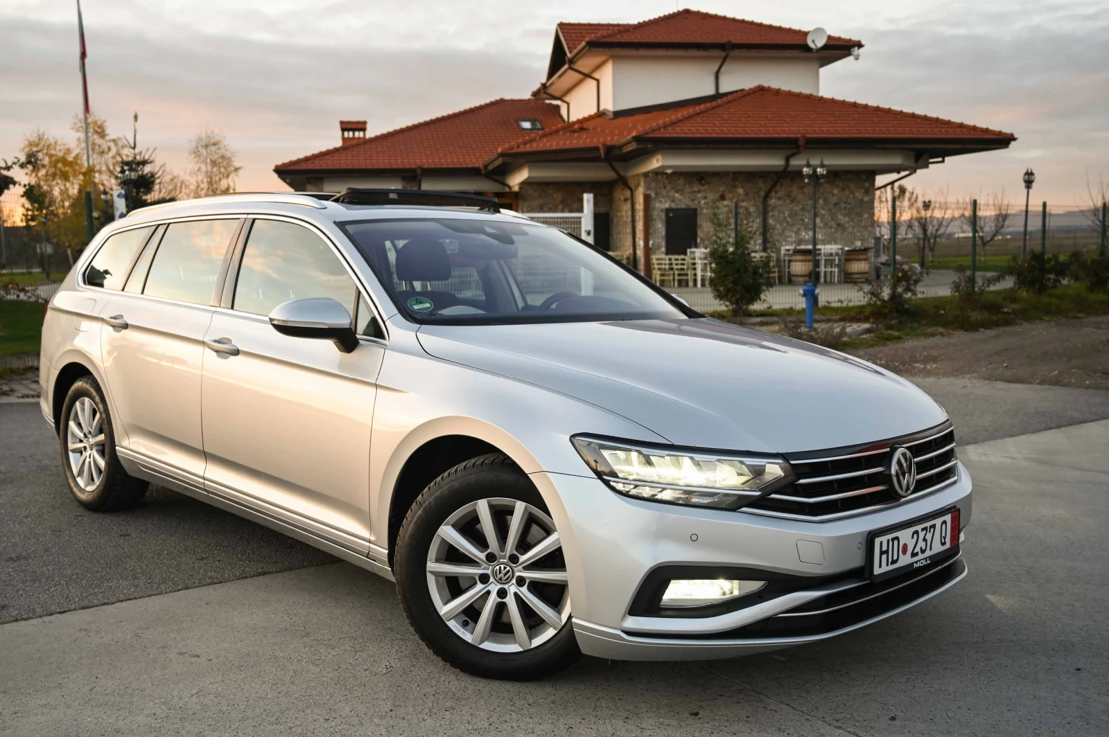 VW Passat 2.0TDI* Facelift* ACC* LaserLED* Памет* Germany - изображение 4