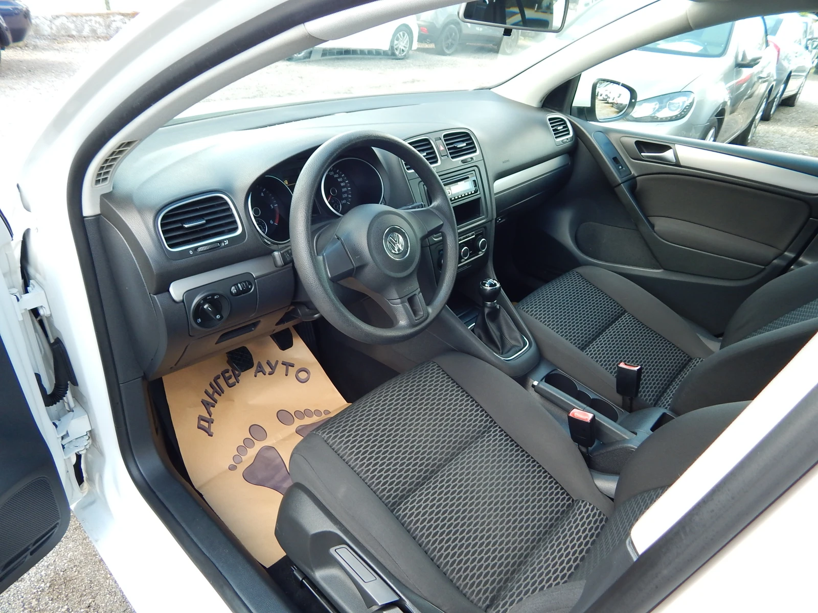 VW Golf 1.6TDI* 170000km.* КАТО НОВА*  - изображение 9