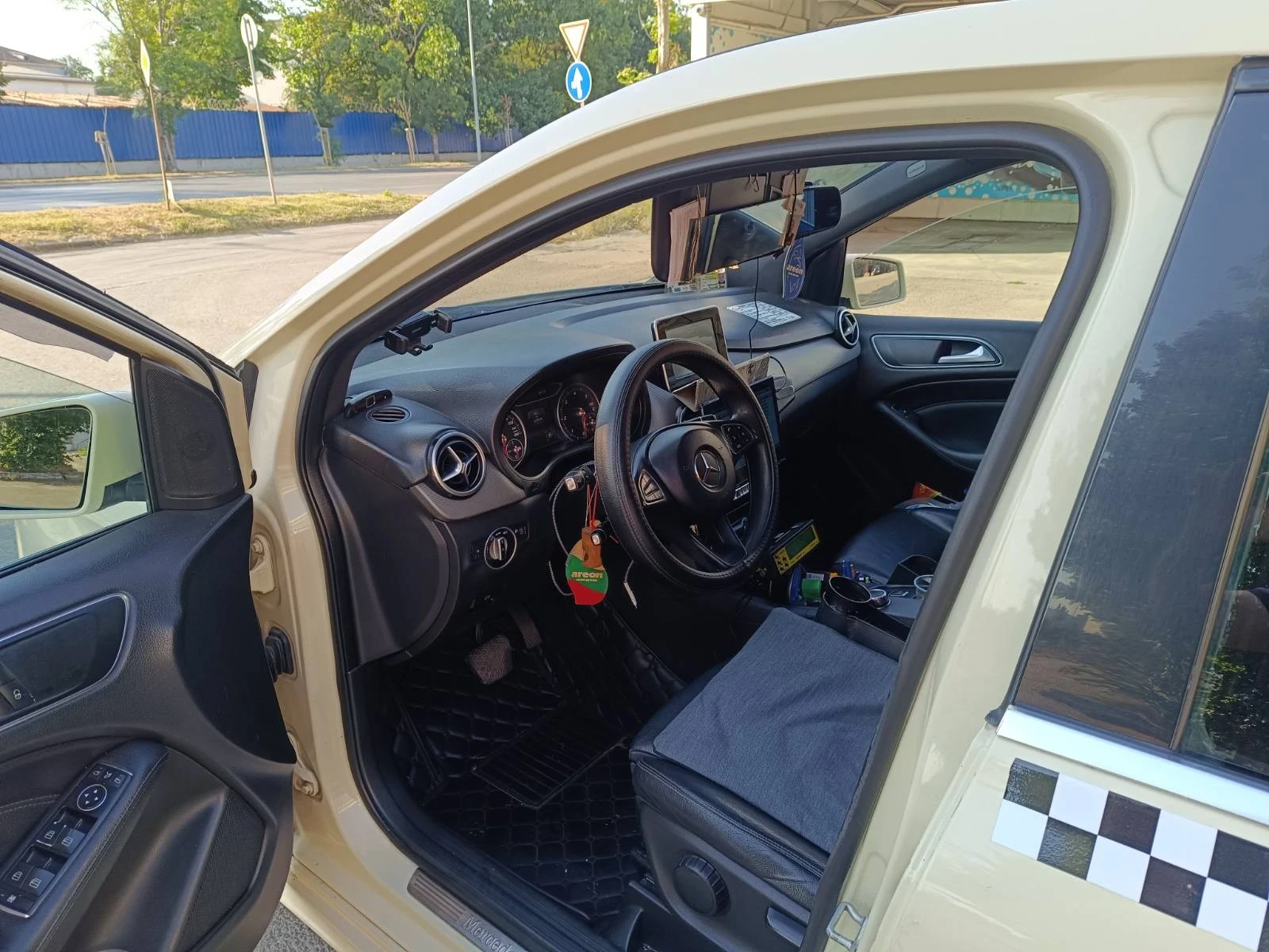Mercedes-Benz B 180  - изображение 4