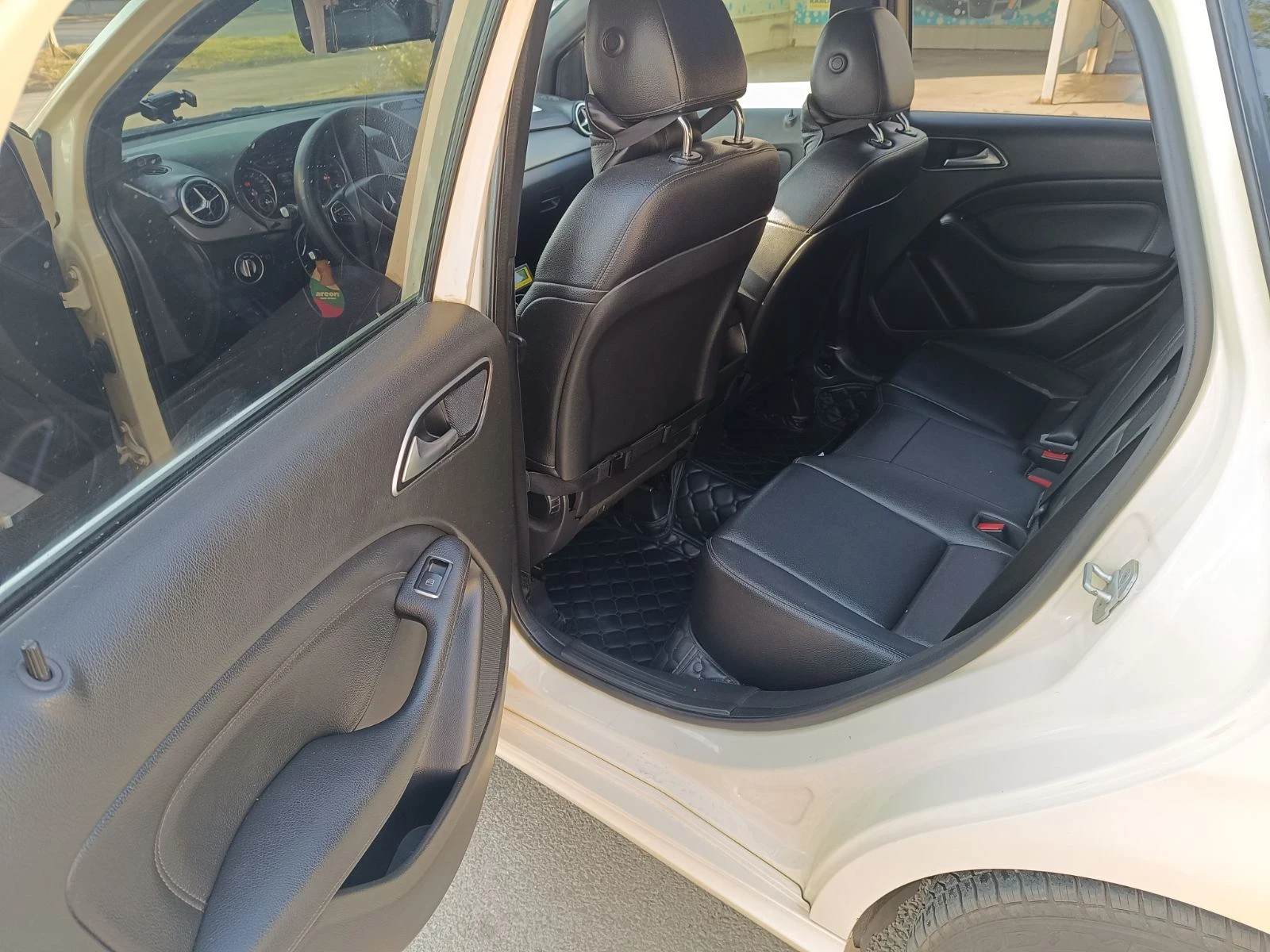 Mercedes-Benz B 180  - изображение 8