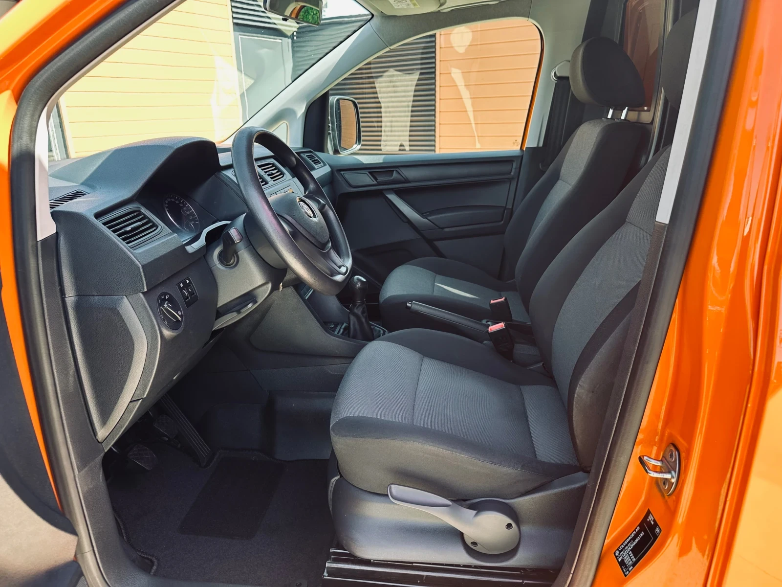 VW Caddy 2.0 TDI - изображение 9