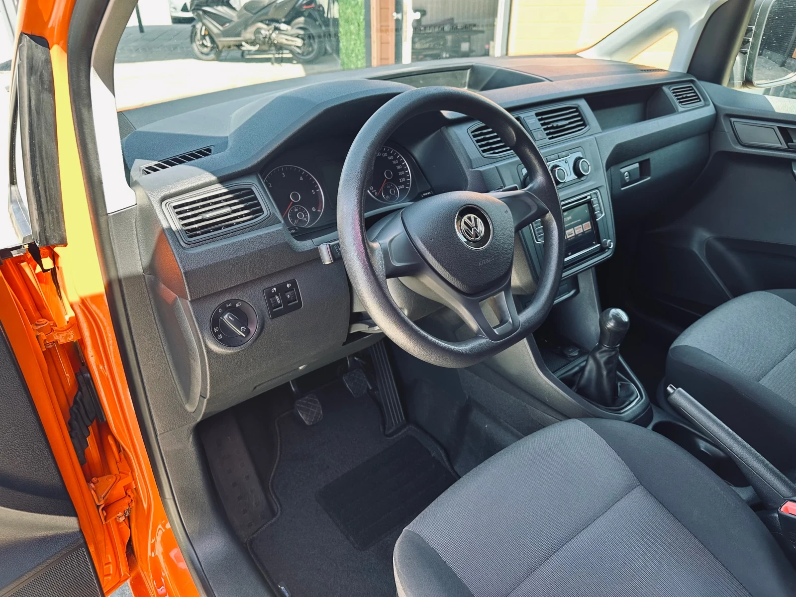 VW Caddy 2.0 TDI - изображение 10