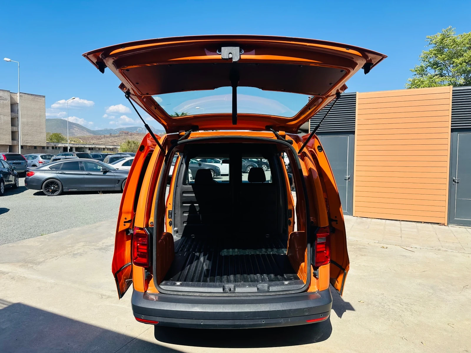 VW Caddy 2.0 TDI | Mobile.bg — изображение 12