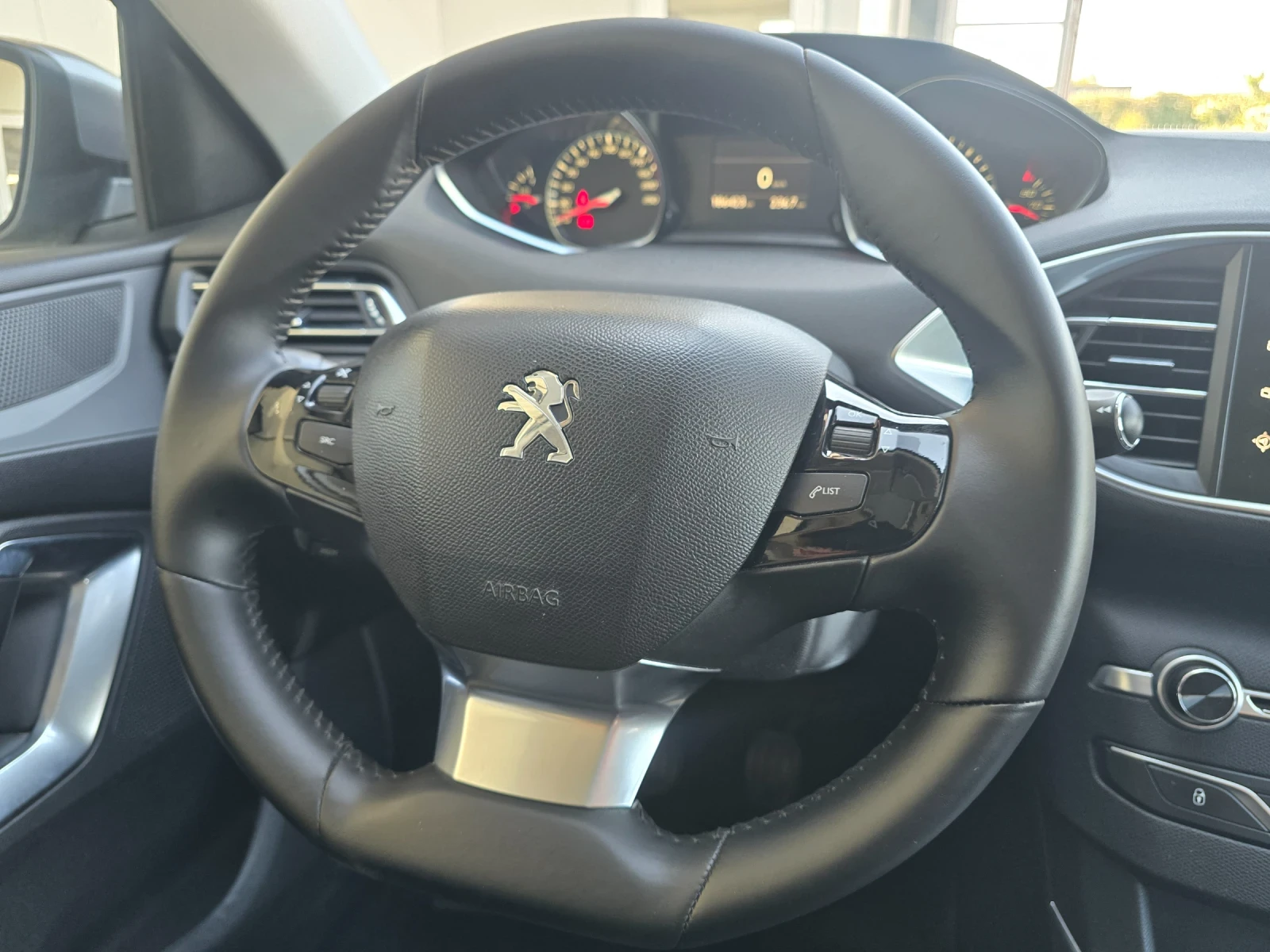Peugeot 308 1.6HDI 120 EURO 6B Keyless PANORAMA | Mobile.bg   15