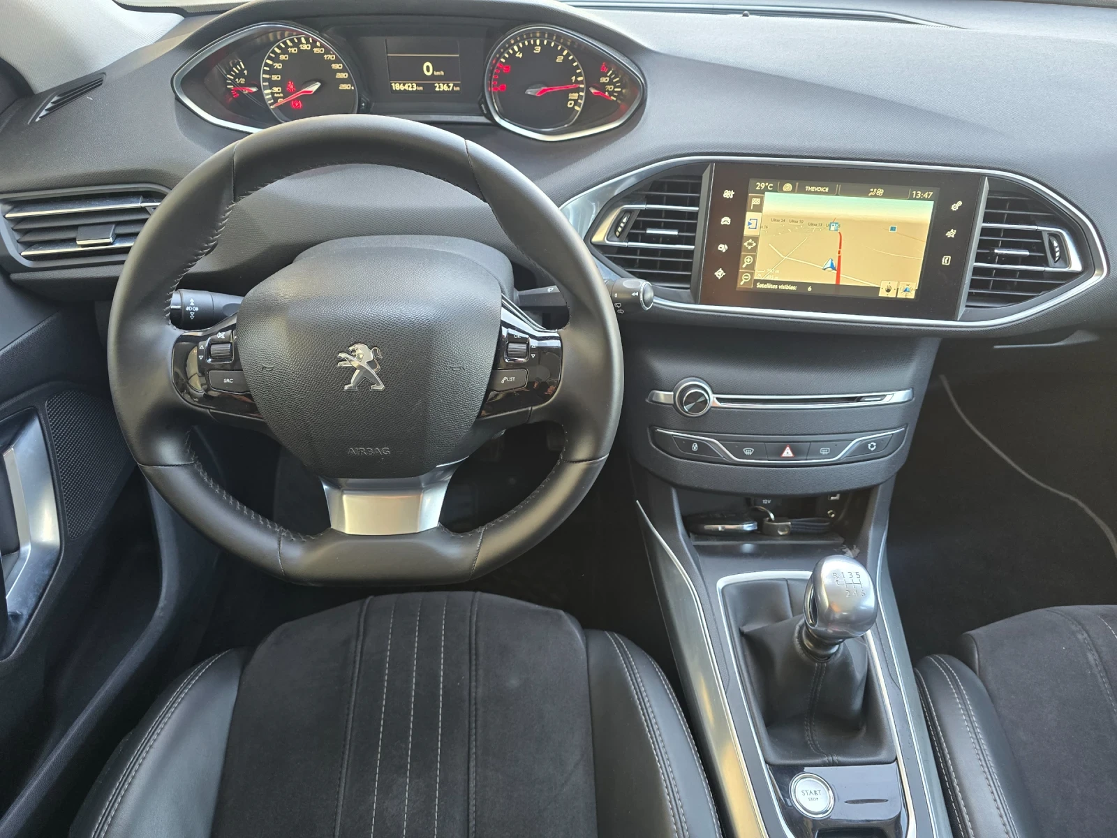 Peugeot 308 1.6HDI 120 EURO 6B Keyless PANORAMA | Mobile.bg   14