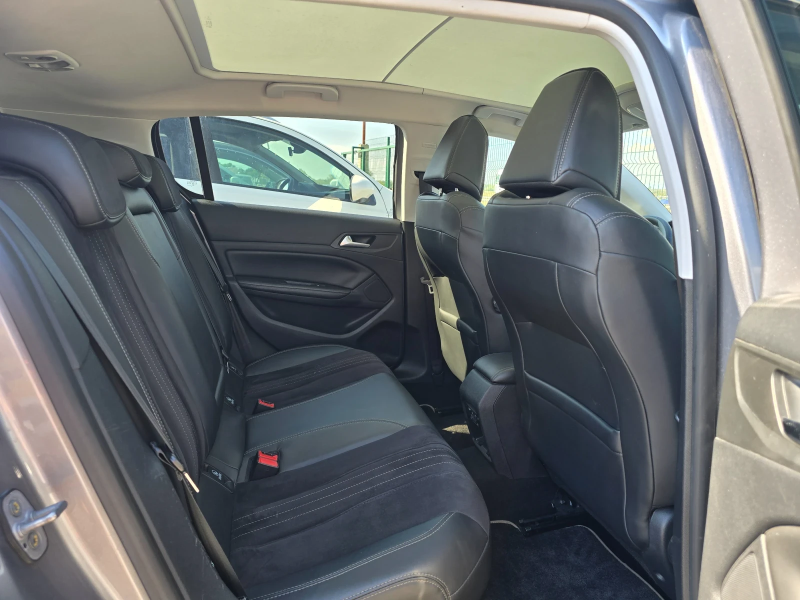 Peugeot 308 1.6HDI 120 EURO 6B Keyless PANORAMA | Mobile.bg   17