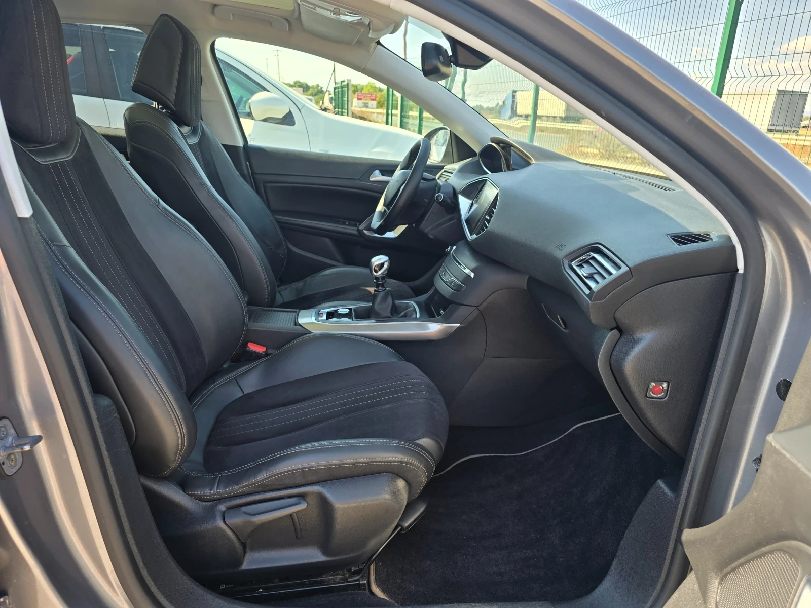 Peugeot 308 1.6HDI 120 EURO 6B Keyless PANORAMA | Mobile.bg   12