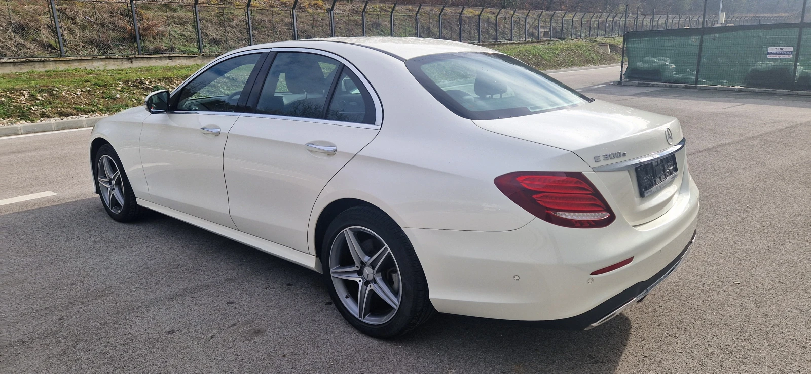 Mercedes-Benz E 300 AMG PLUGIN HYBRID - изображение 7